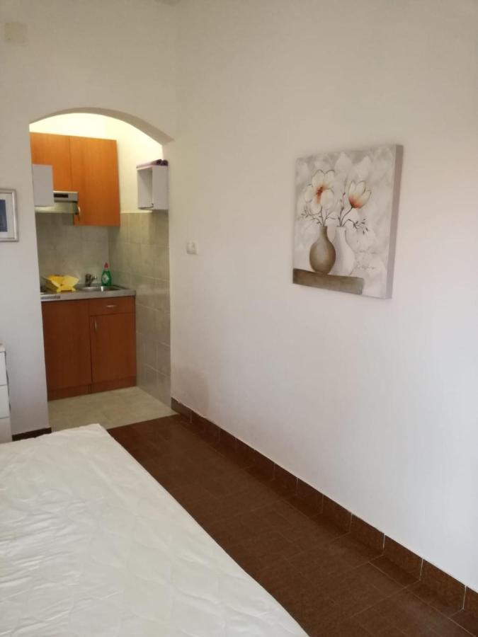 Apartmani Mladina Jelsa  Eksteriør billede